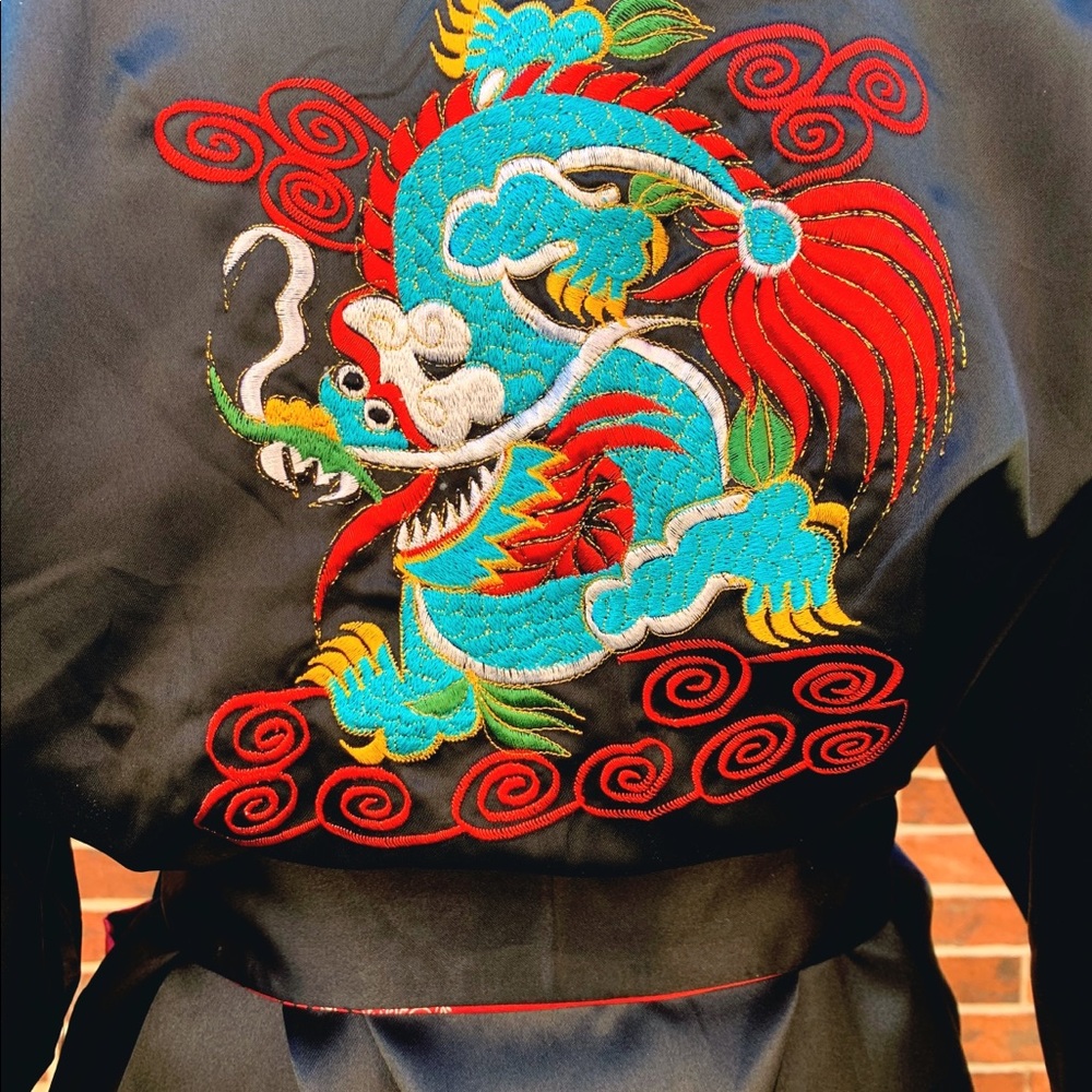 ❌SOLD❌ Asian Reversible Robe - Picture 5 of 7